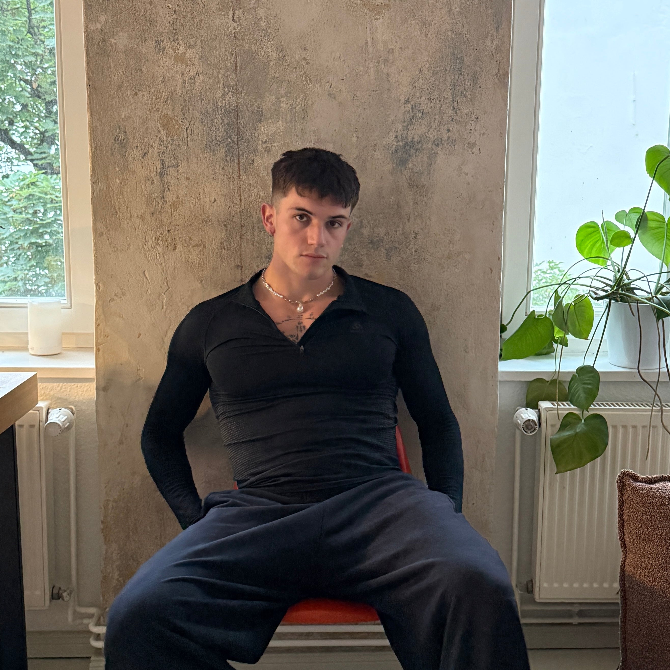 Metal Choker with Center Pendant