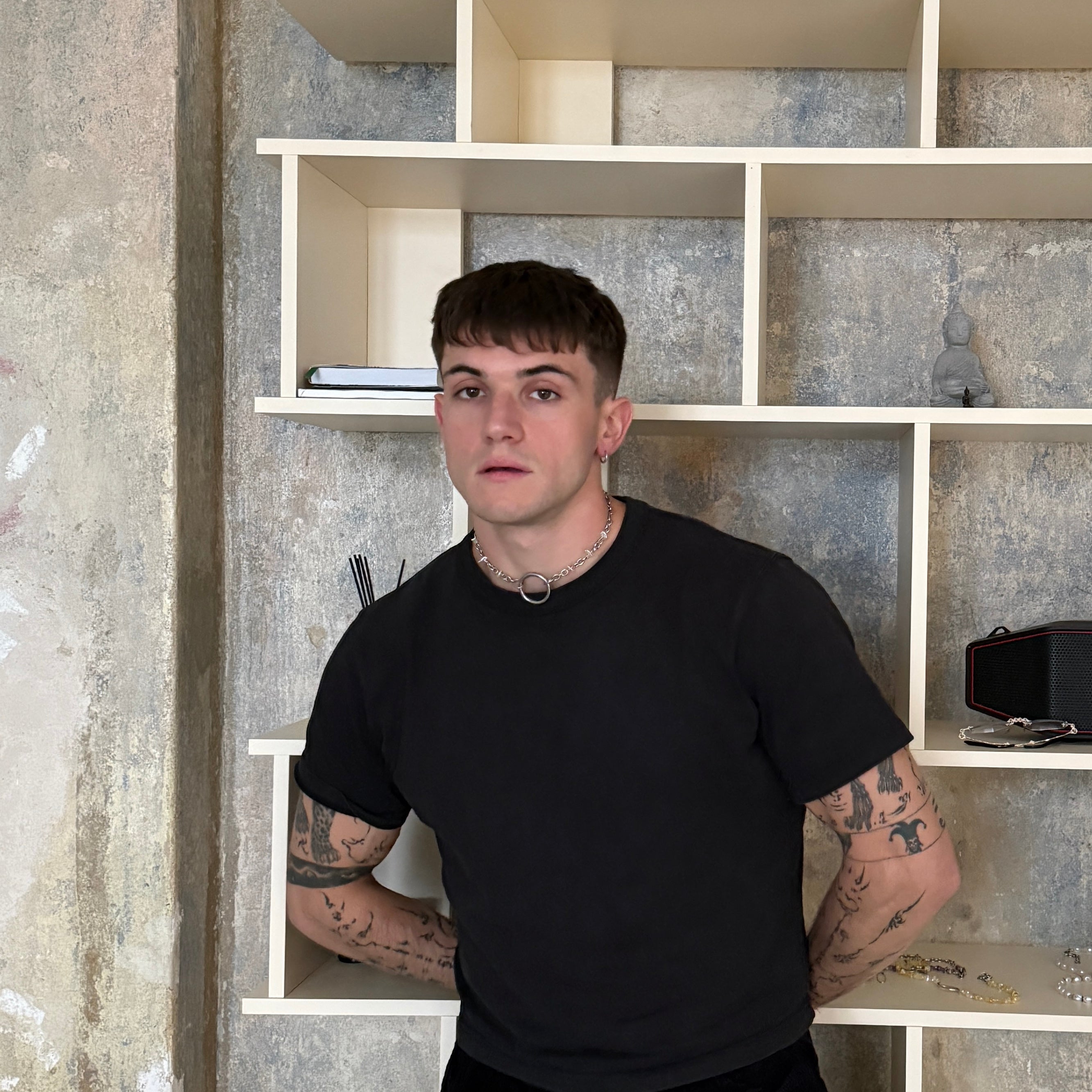 Metal Choker with Discs & Center Ring