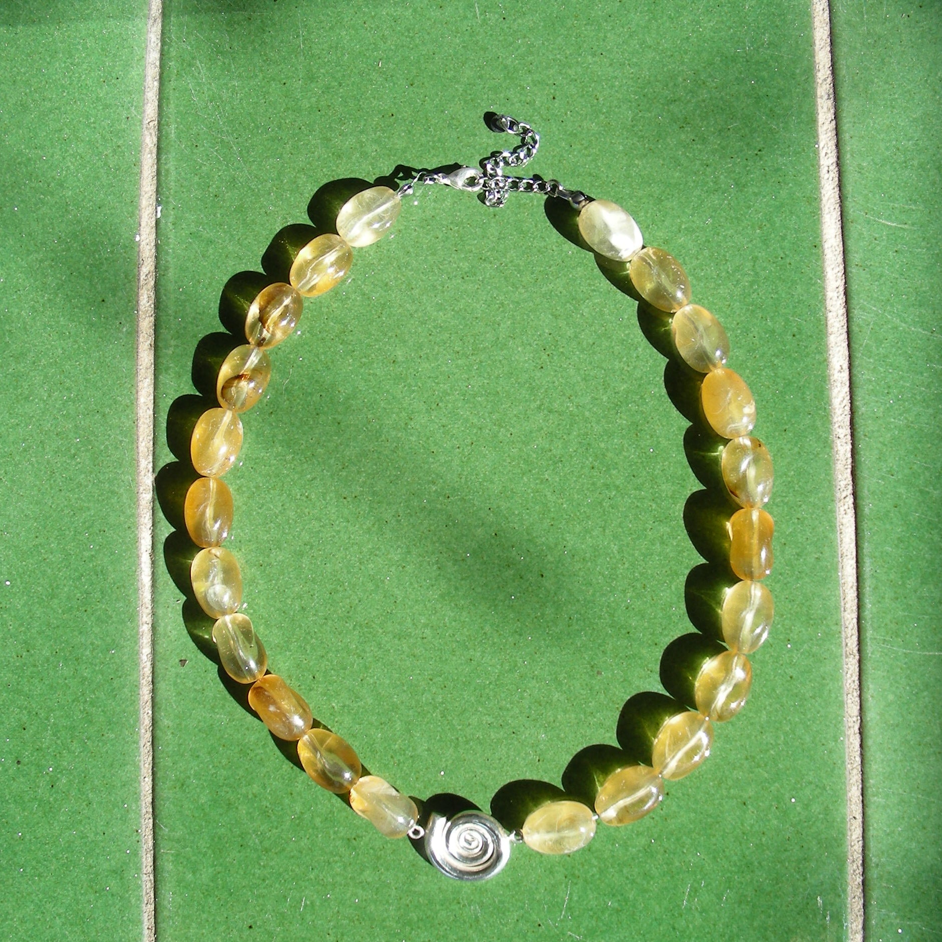 Yael - Resin Necklace