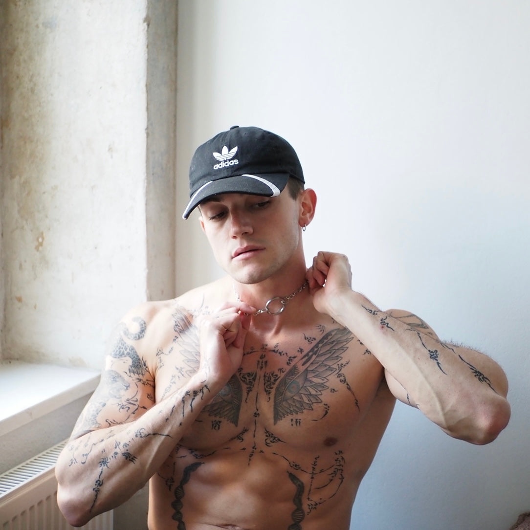 Metal Choker with Center Ring