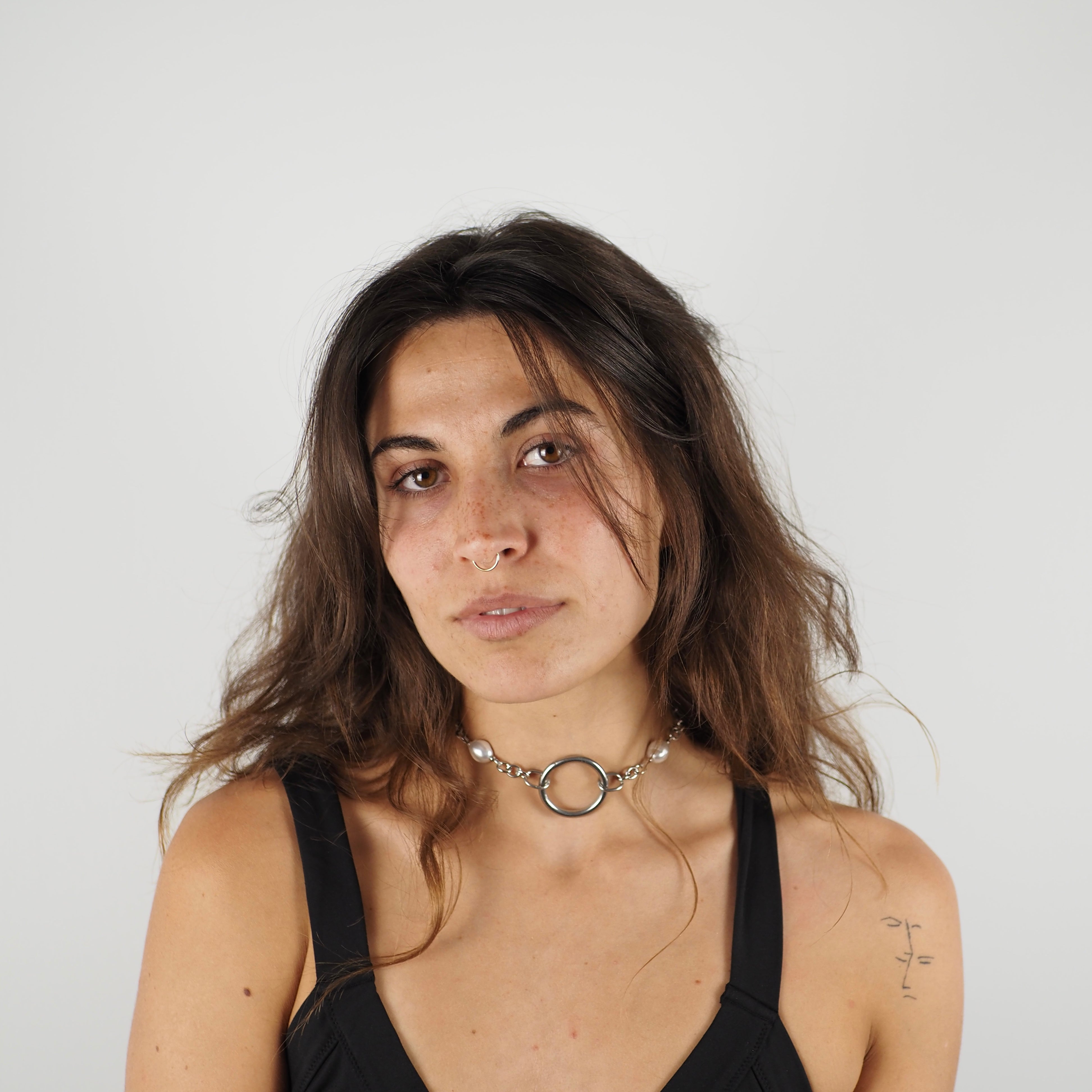 Metal Choker with Pearls & Center Ring