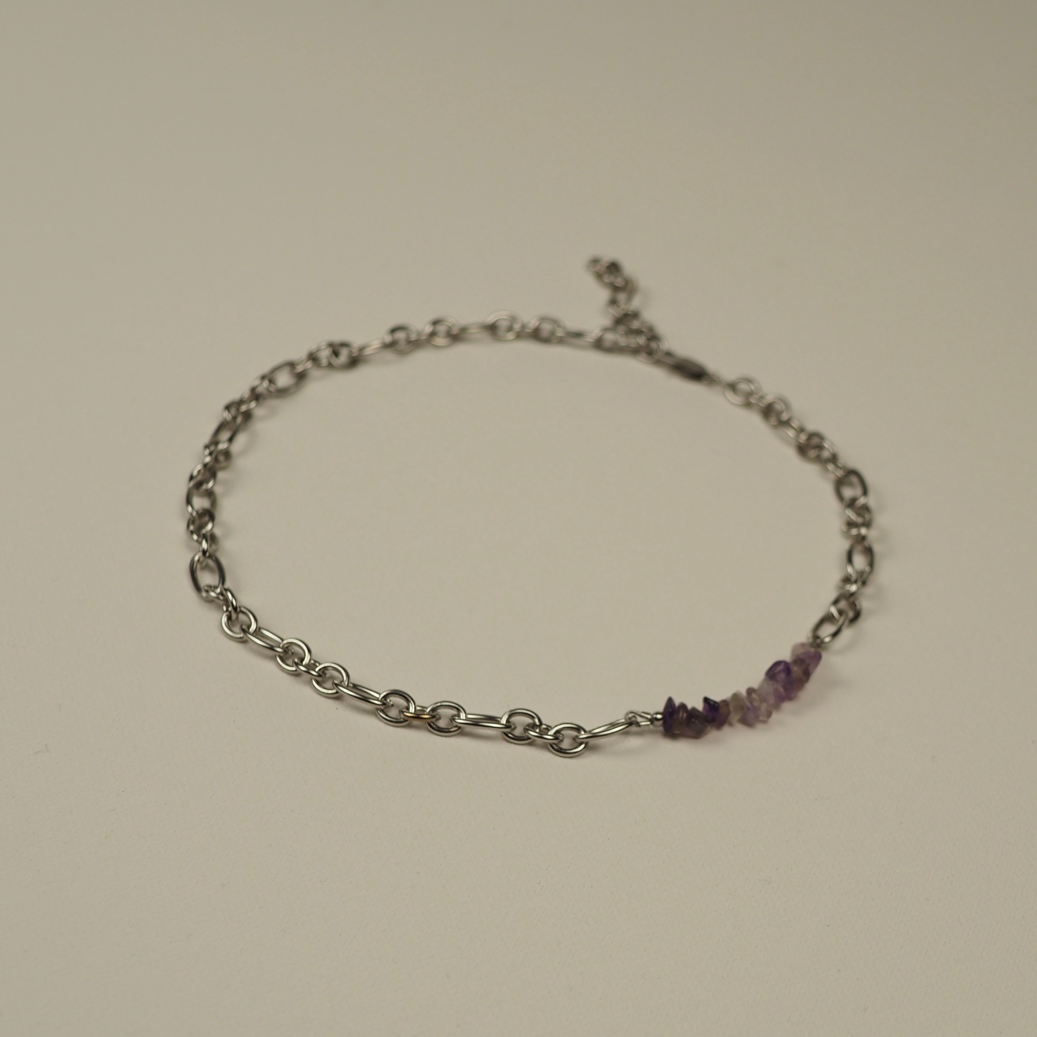 Metal Choker with Single Stone Detail