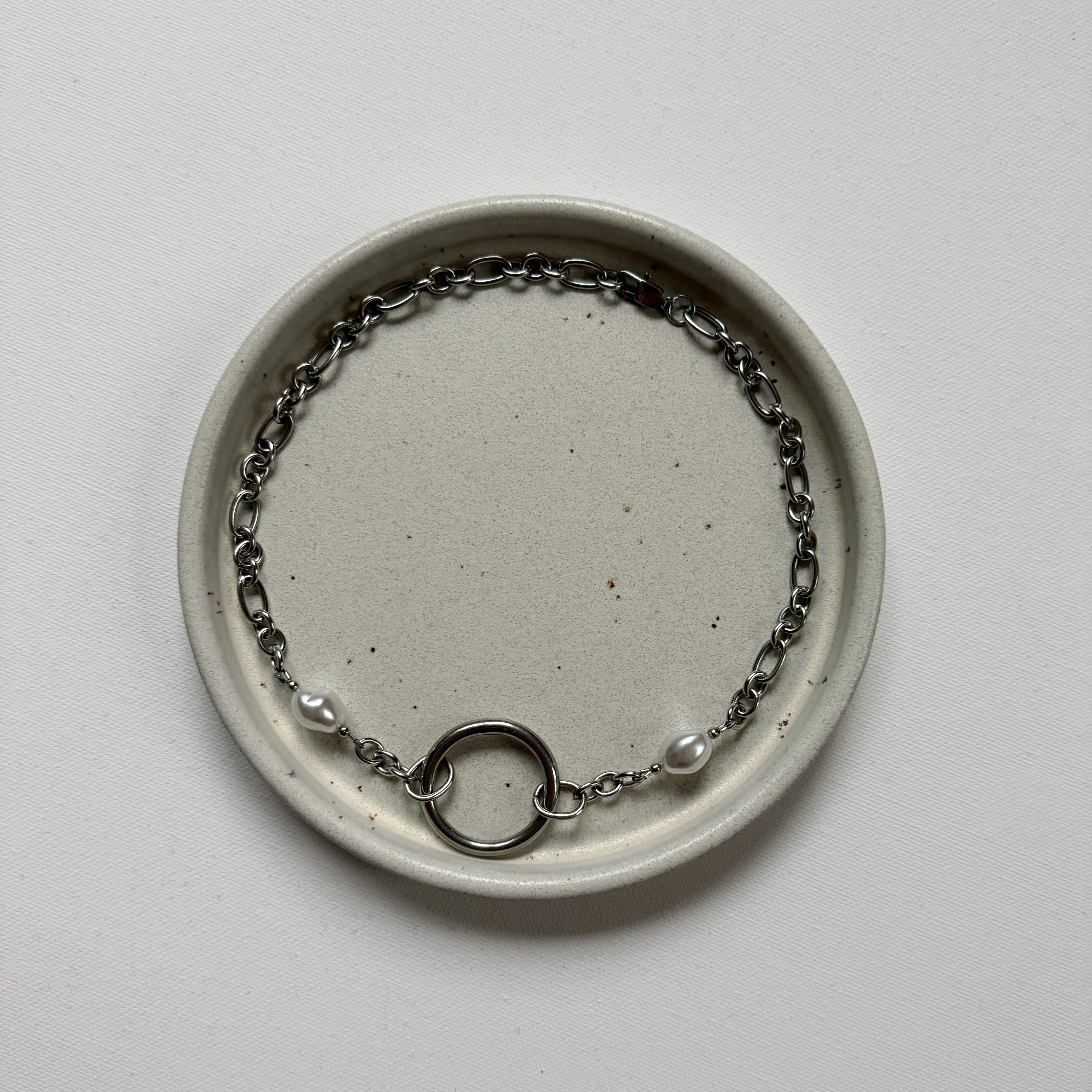 Metal Choker with Pearls & Center Ring