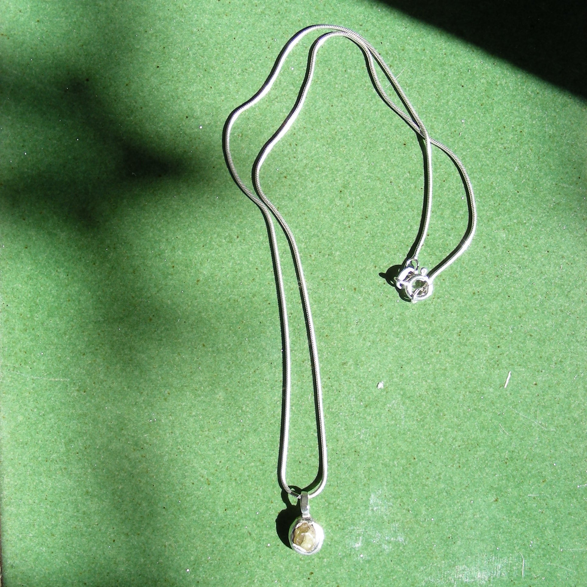 Isa - Olivine Necklace
