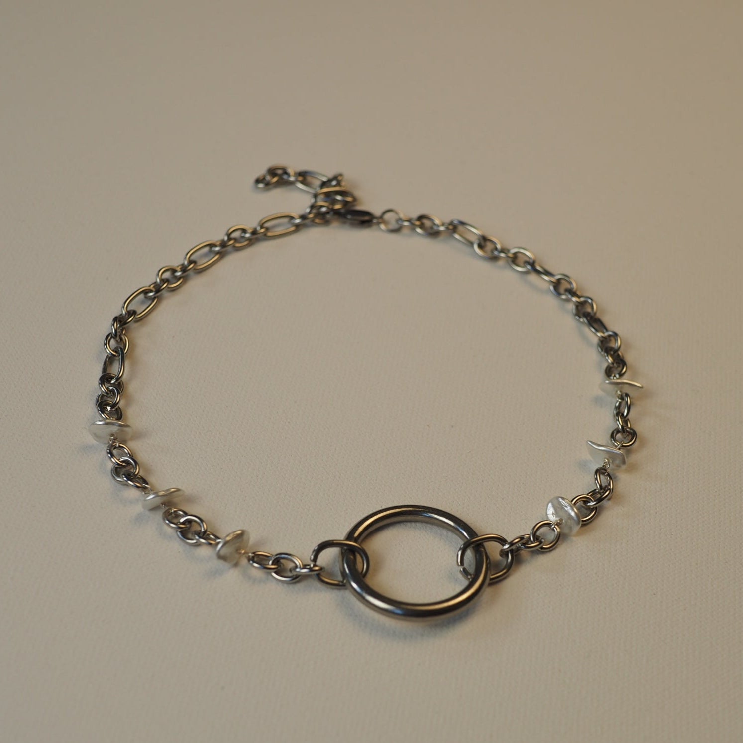 Metal Choker with Discs & Center Ring