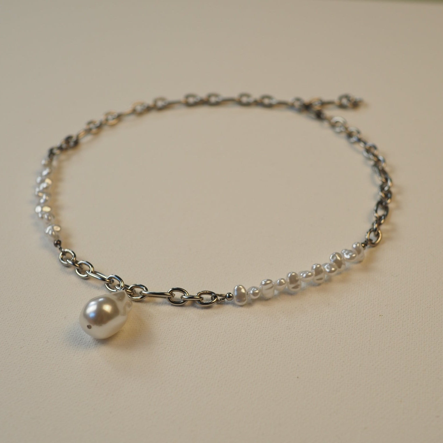 Metal Choker with Center Pendant