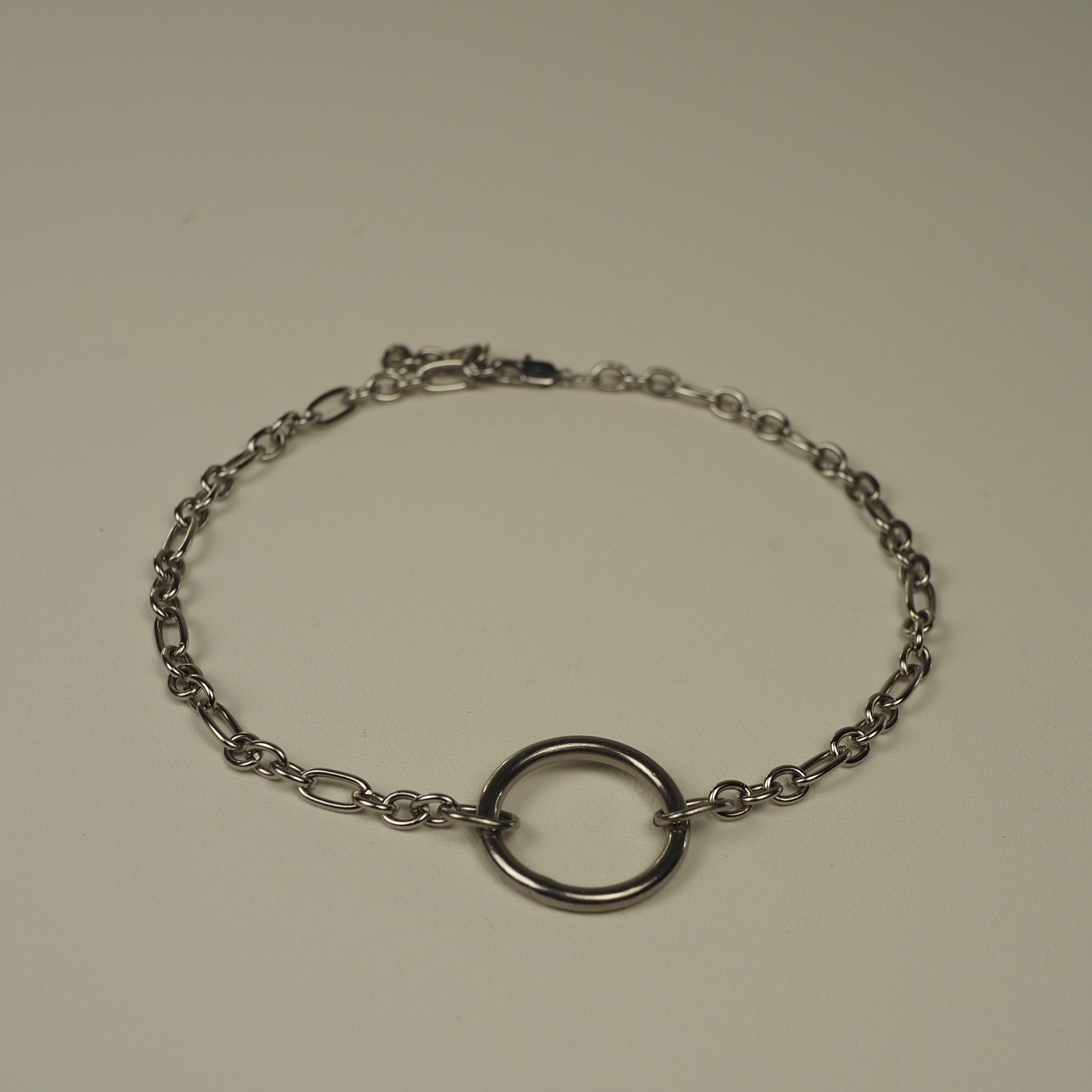 Metal Choker with Center Ring